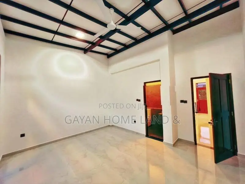 Luxury Two Storey Brand New House in Piliyandala