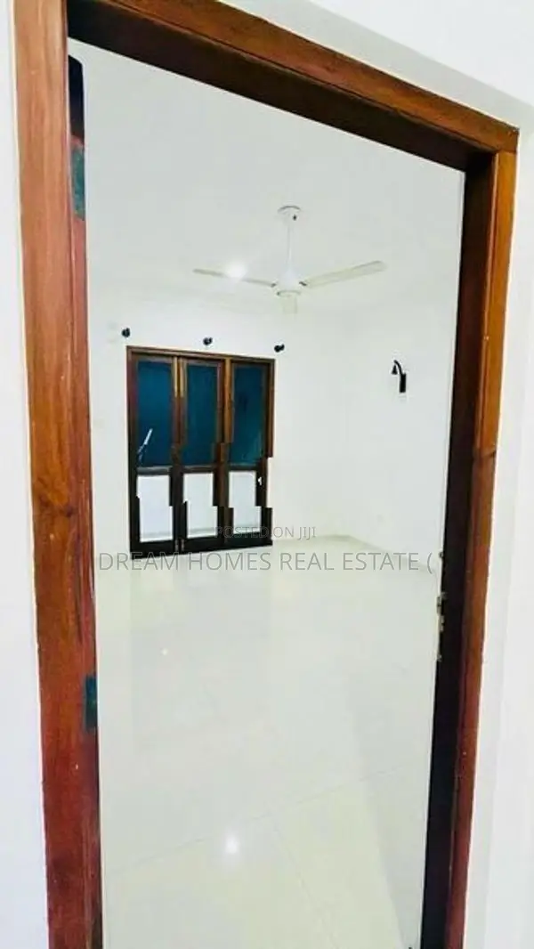 Luxury Three Storey Residence with Swimming Pool for Sale-Athurugiriya