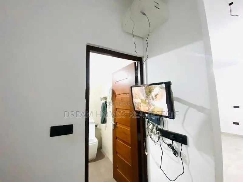 Spacious 5-Bedroom House for Rent – Thalawathugoda