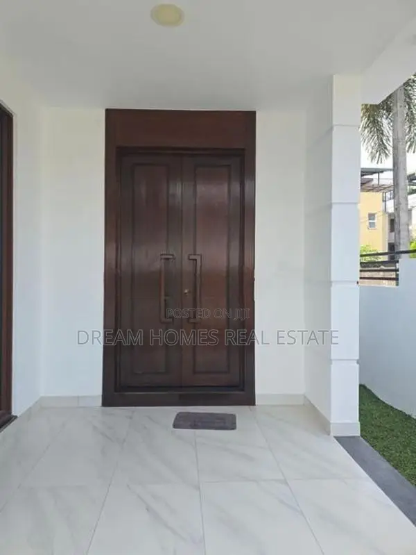 Luxury 4-Storey House with Lift for Sale – Dehiwala