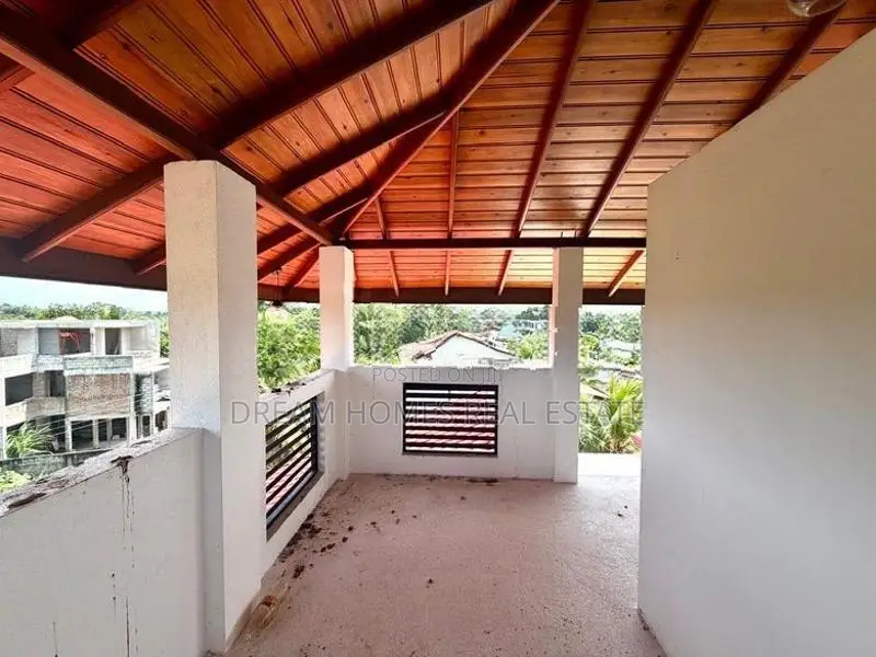 Luxury Two-Story Home for Sale – Kahathuduwa