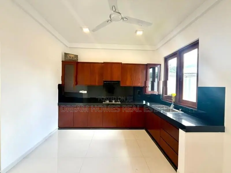 Luxury Two-Story Home for Sale – Kahathuduwa