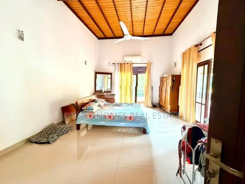 Well-Maintained House for Sale – Thalawathugoda