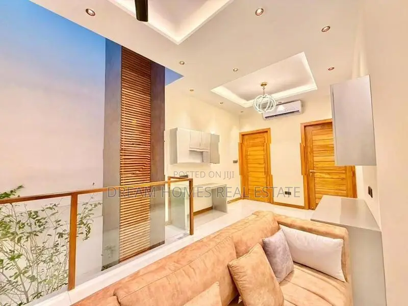 Architectural Luxury 3-Storey House – Battaramulla