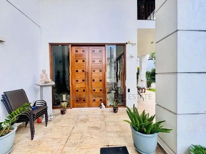4-Bedroom House for Sale – Thalawathugoda, Hokandara Road