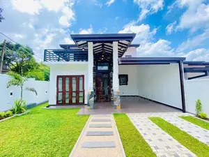 Modern Luxury Home for Sale – Athurugiriya