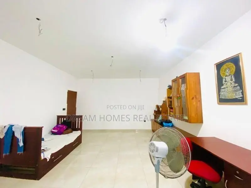 Spacious 5-Bedroom House for Rent – Thalawathugoda
