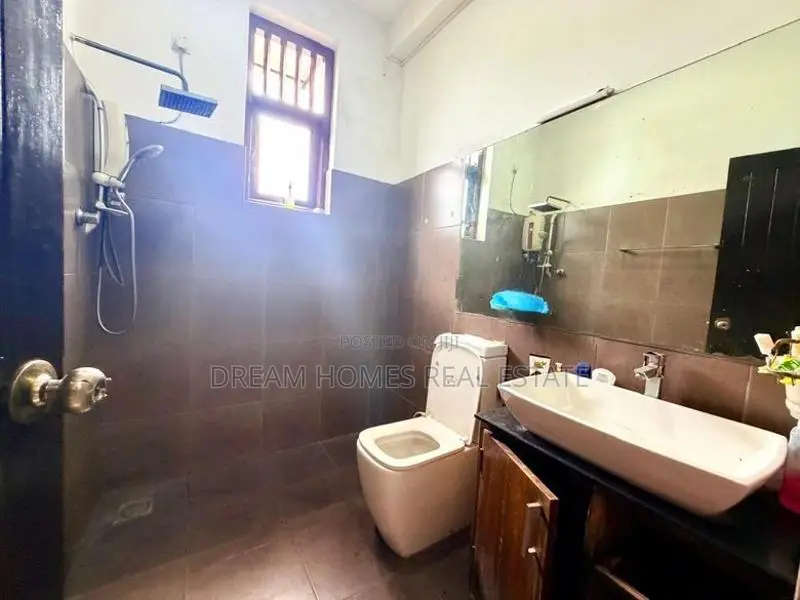 Three-Storied House for Sale – Boralesgamuwa