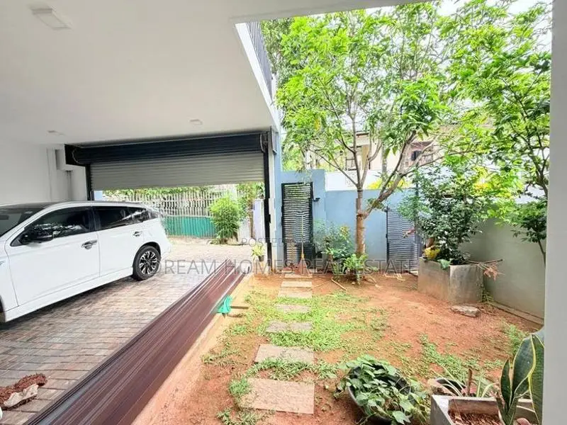 Three-Storied House for Sale – Boralesgamuwa