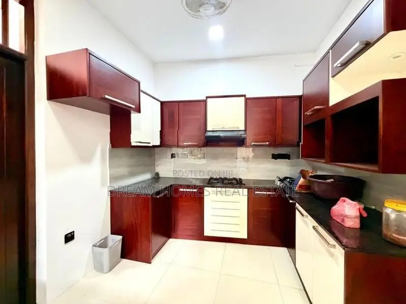 Three-Storied House for Sale – Boralesgamuwa