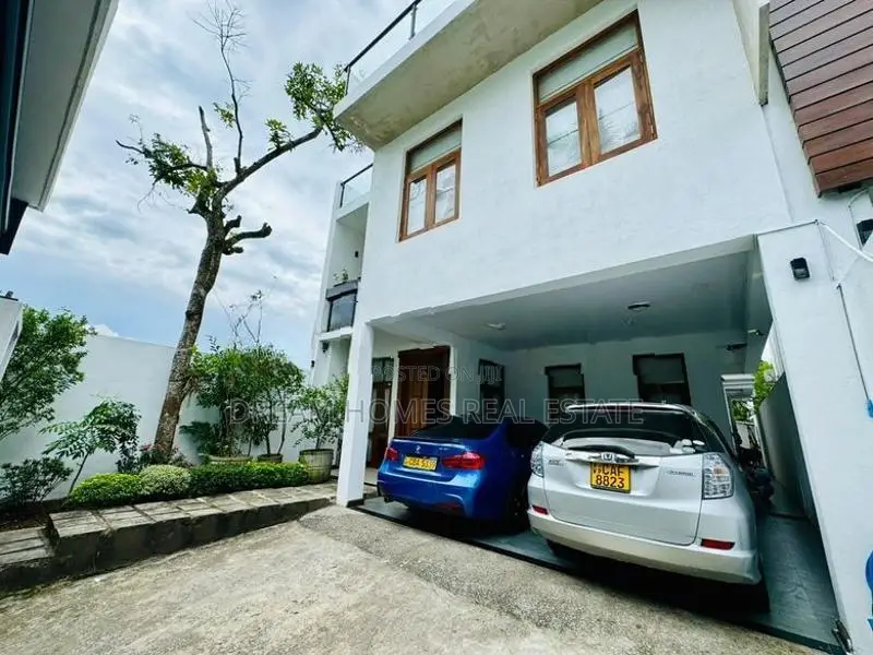 2-Storey House for Sale in Thalawathugoda Town