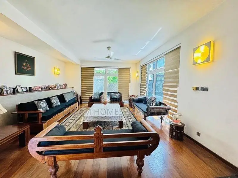 Luxury Spacious House for Sale in Thalawathugoda