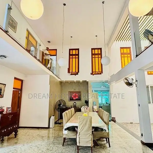 Luxury Spacious House for Sale in Thalawathugoda