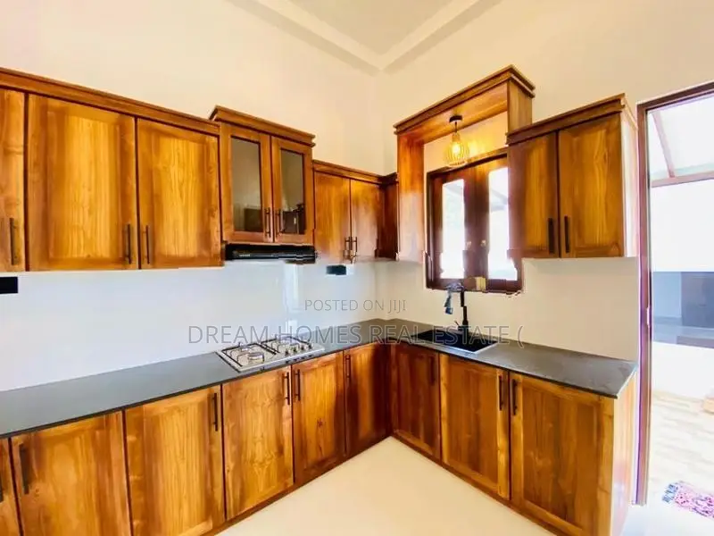 Modern Luxury Home for Sale – Athurugiriya