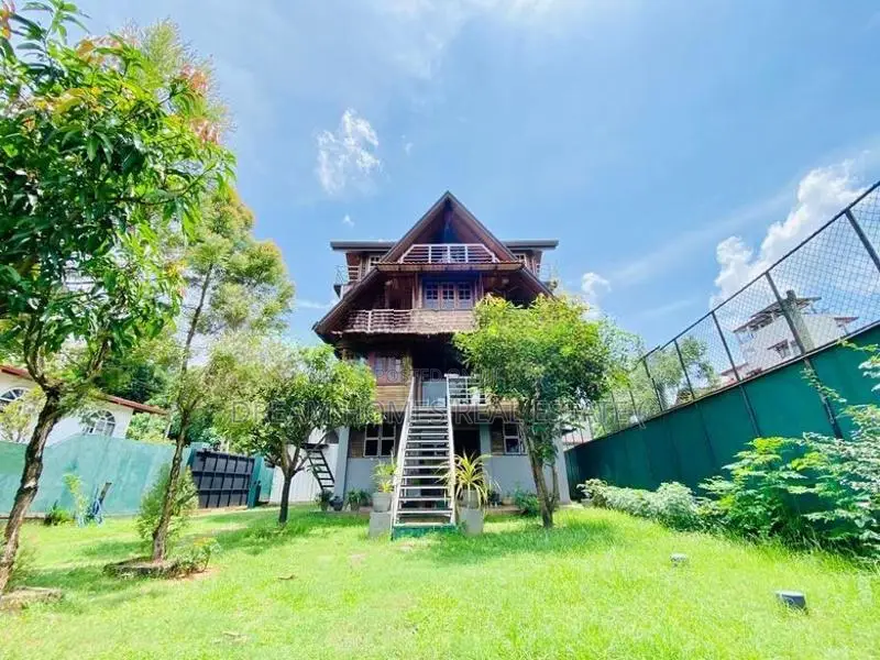 5 Bedroom Villa for Sale in Malabe