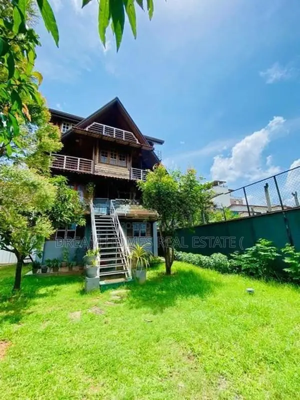 5 Bedroom Villa for Sale in Malabe
