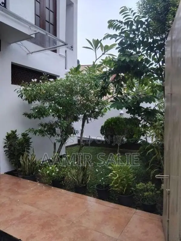 Luxury Fully Furnished 4-Bedroom House for Rent in Battaramulla
