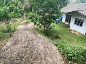 දොම්පේ නගරයට ආසන්නයෙන් නිවසක් සහිත ඉඩමක් විකිණීමට