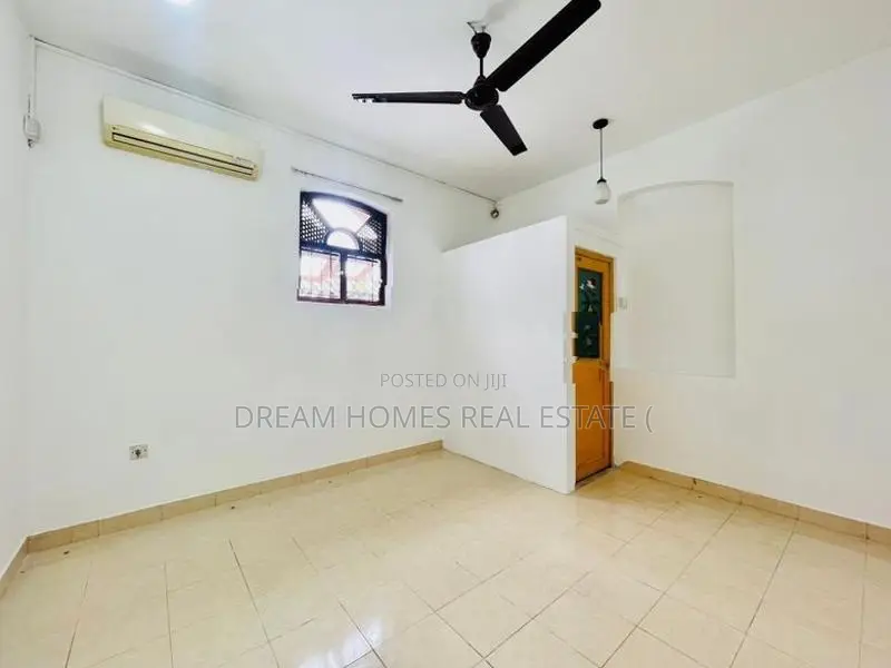 5-Bedroom House for Rent – Battaramulla, Koswatta