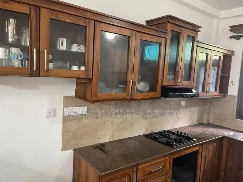 Luxury 4-Bedroom Solar Generating House for Sale Athurugiriya