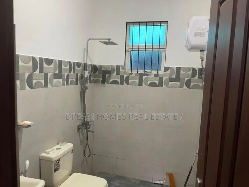 Luxury 4-Bedroom Solar Generating House for Sale Athurugiriya