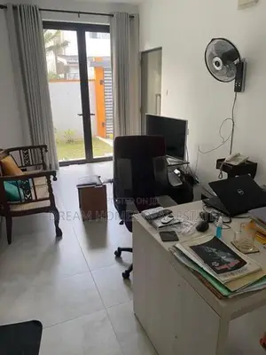 Spacious 4-Bedroom House for Rent – Thalawathugoda