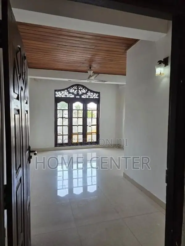 4BHK 3rd Floor House For Rent In Dehiwala ~ Kalubowila Road