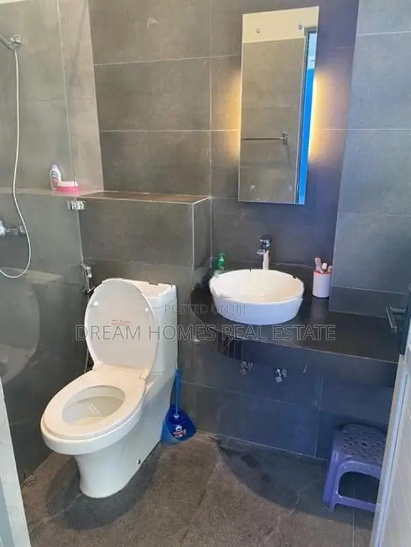 Spacious 4-Bedroom House for Rent – Thalawathugoda