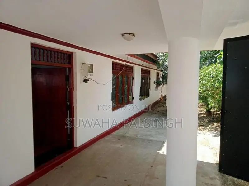 House In Kalmunai