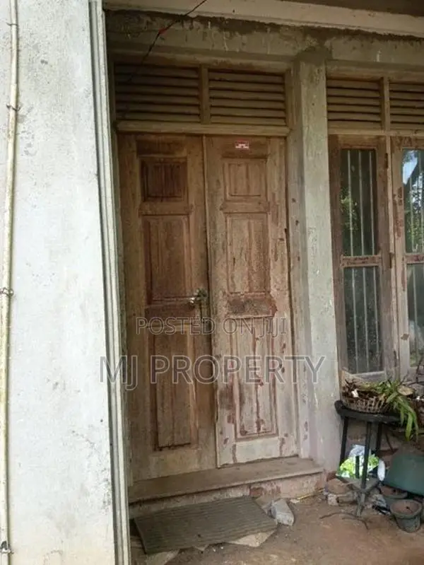 (GS-1183)Valuable HalfComplete Single Storey House for Sale Athurugiri