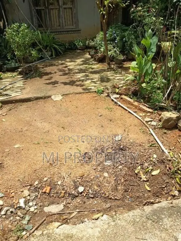 (GS-1183)Valuable HalfComplete Single Storey House for Sale Athurugiri