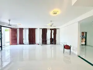 Luxury 6-Bedroom House for Sale in Akuregoda