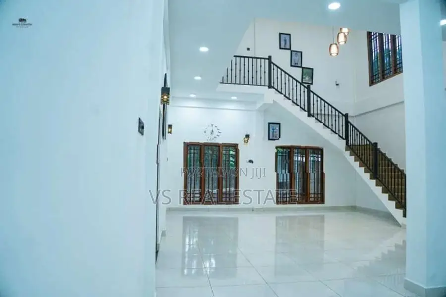 Urumpirai Luxury House for Rent