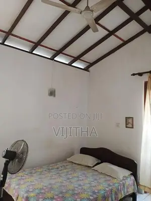Up Stair Unit House for Rent Kotte