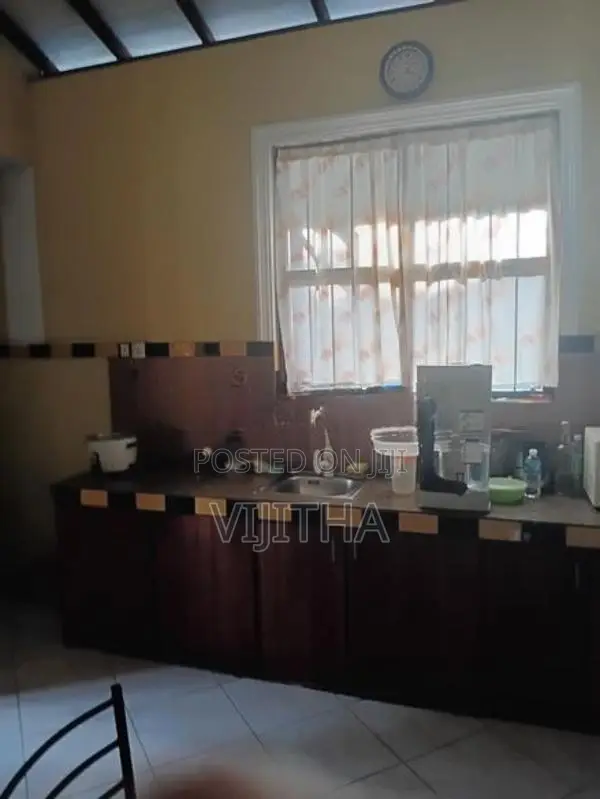 Up Stair Unit House for Rent Kotte