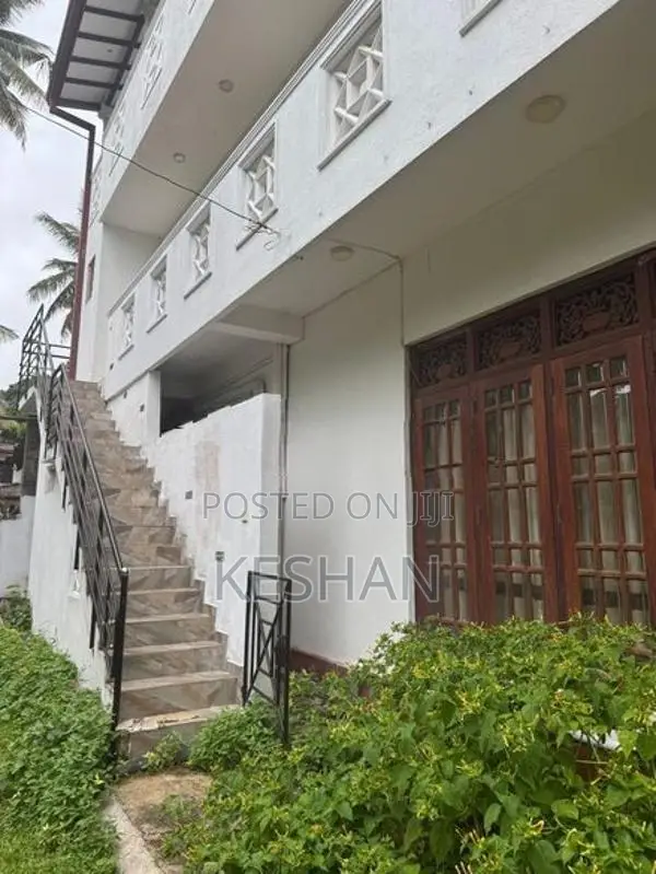 Modern 3 Storey House for Rent - Kalutara