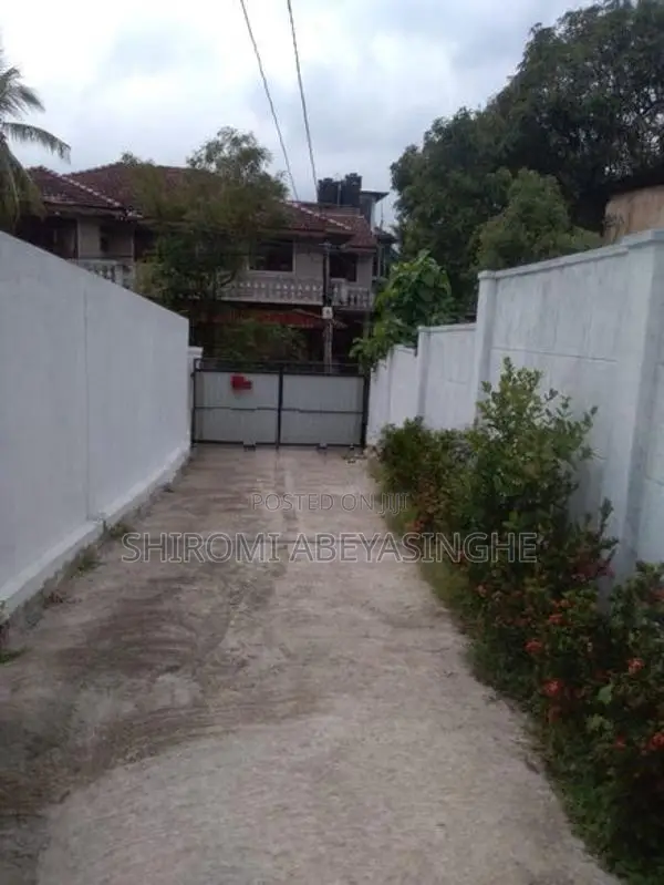 Land with House for Sale in Pamankada