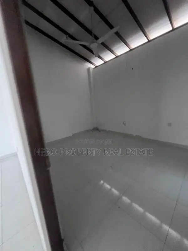 HJR100 - Three Storey Elegant House for Rent in Kiribathgoda