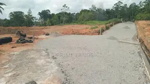 අලුත්වල මීඩියාගොඩ පුධාන පාරට මුහුණලා බිම් කොටස්