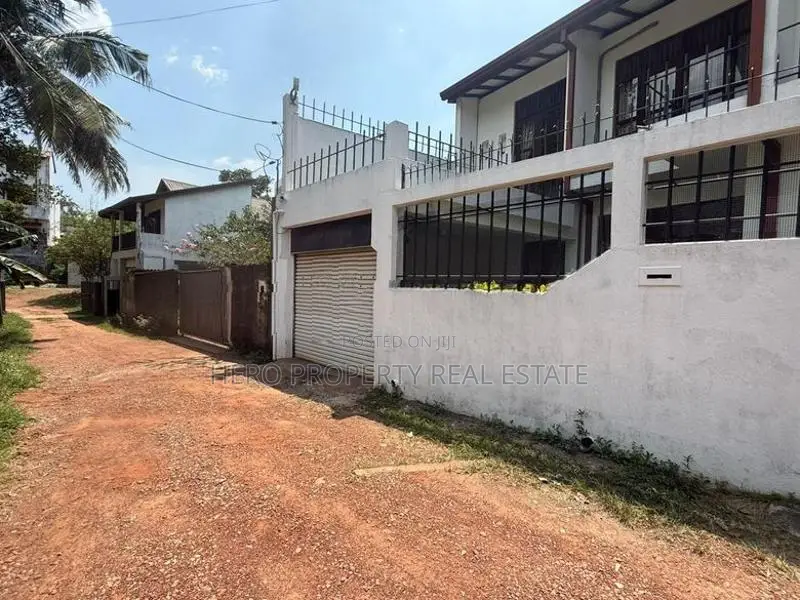 Two Storey House for Rent in Maharagama temple road