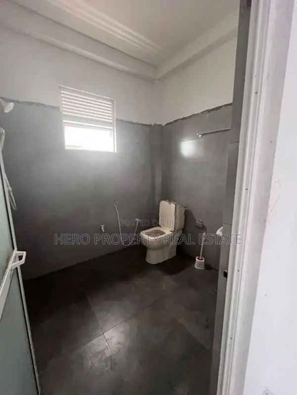 HJR100 - Three Storey Elegant House for Rent in Kiribathgoda