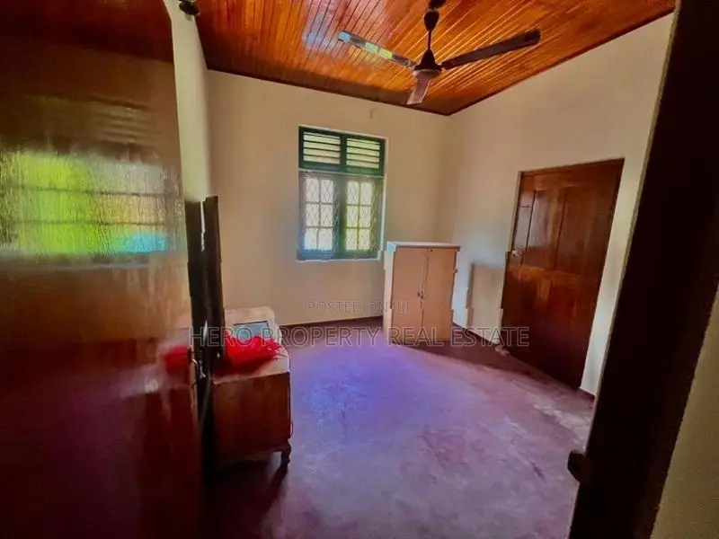 HCR056 - Modern House for Rent in Mount Lavinia