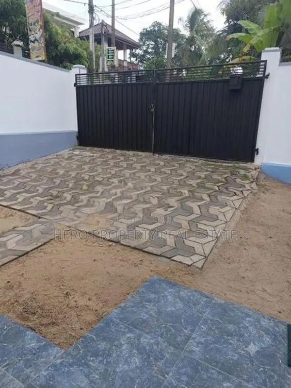 HJR110 - Semi Furnished House for Rent in Kadawatha 📍