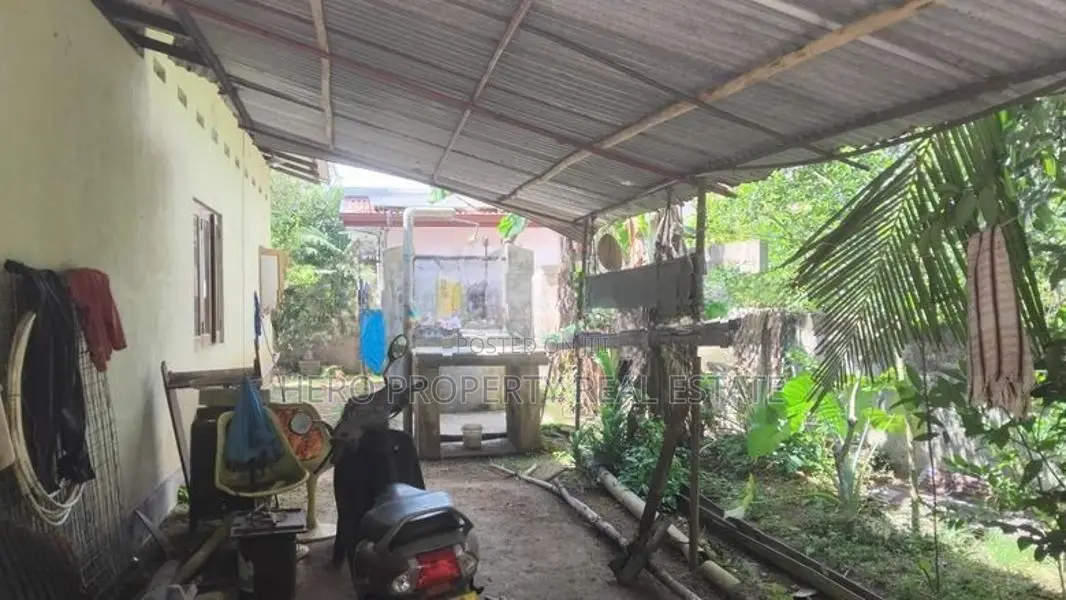 HAS127 - Single Storey House with Annex for Sale in Kadawatha