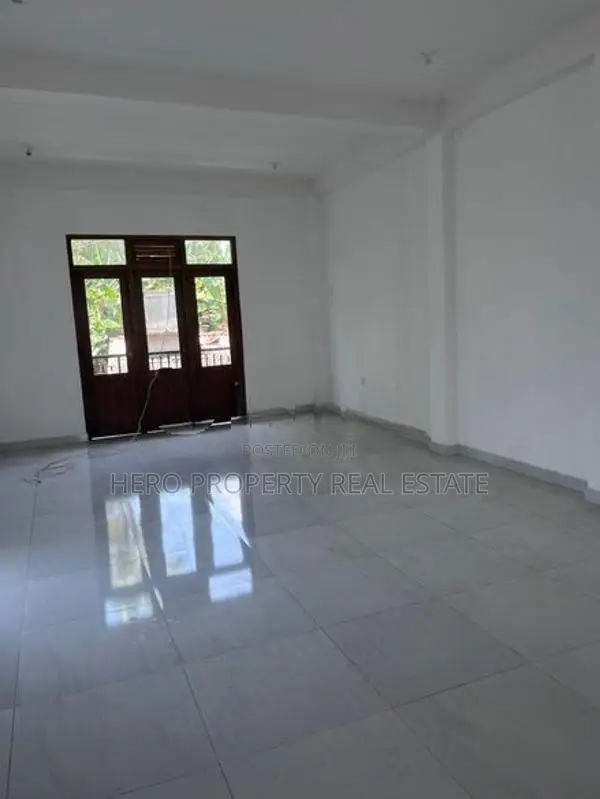 HJR100 - Three Storey Elegant House for Rent in Kiribathgoda