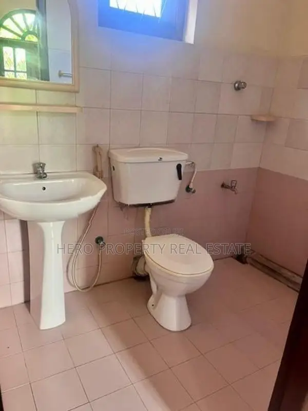 HCR056 - Modern House for Rent in Mount Lavinia
