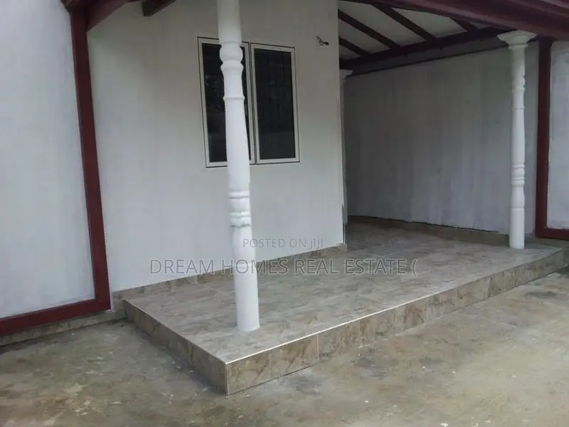 Small House for Sale in Panagoda
