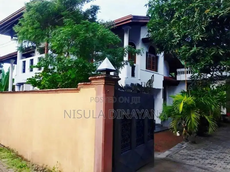 Semi Luxury House For Sale Kadawatha