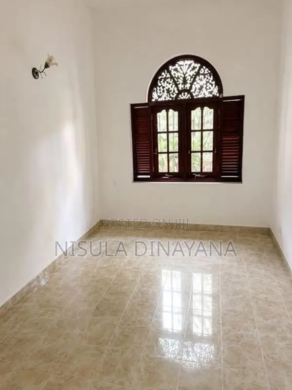 Semi Luxury House For Sale Kadawatha