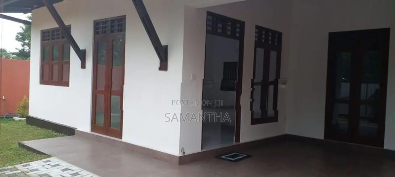 Athurugiriya - Godagama near highlevel road brand new house for sale .